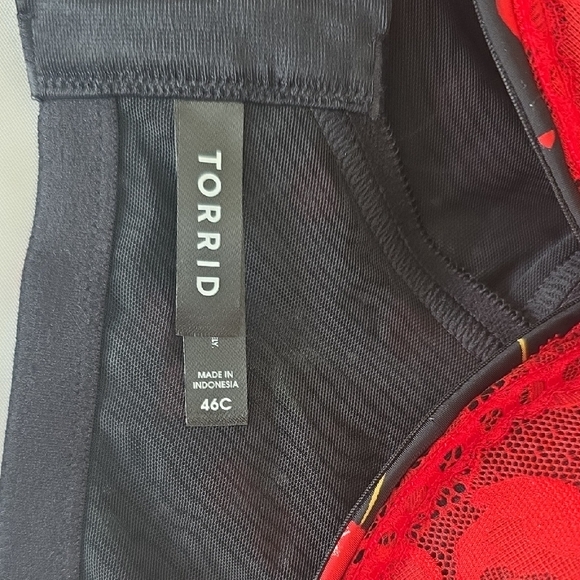 Torrid Red Lace and Black With Cherrirs Print Underwire Bra 46C - Picture 2 of 8